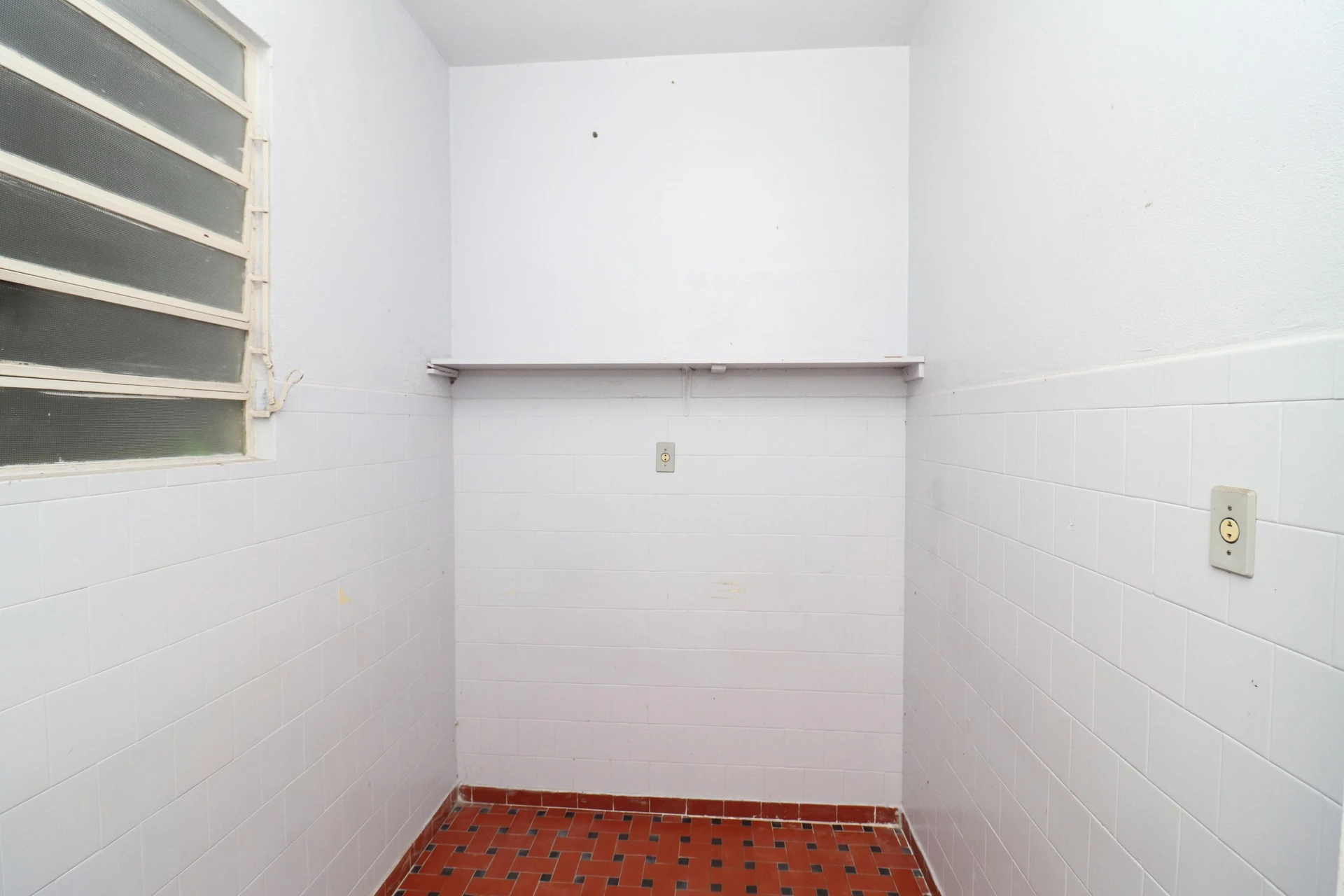 10-bedroom house with a bathtub in Rio de Janeiro — photo 113