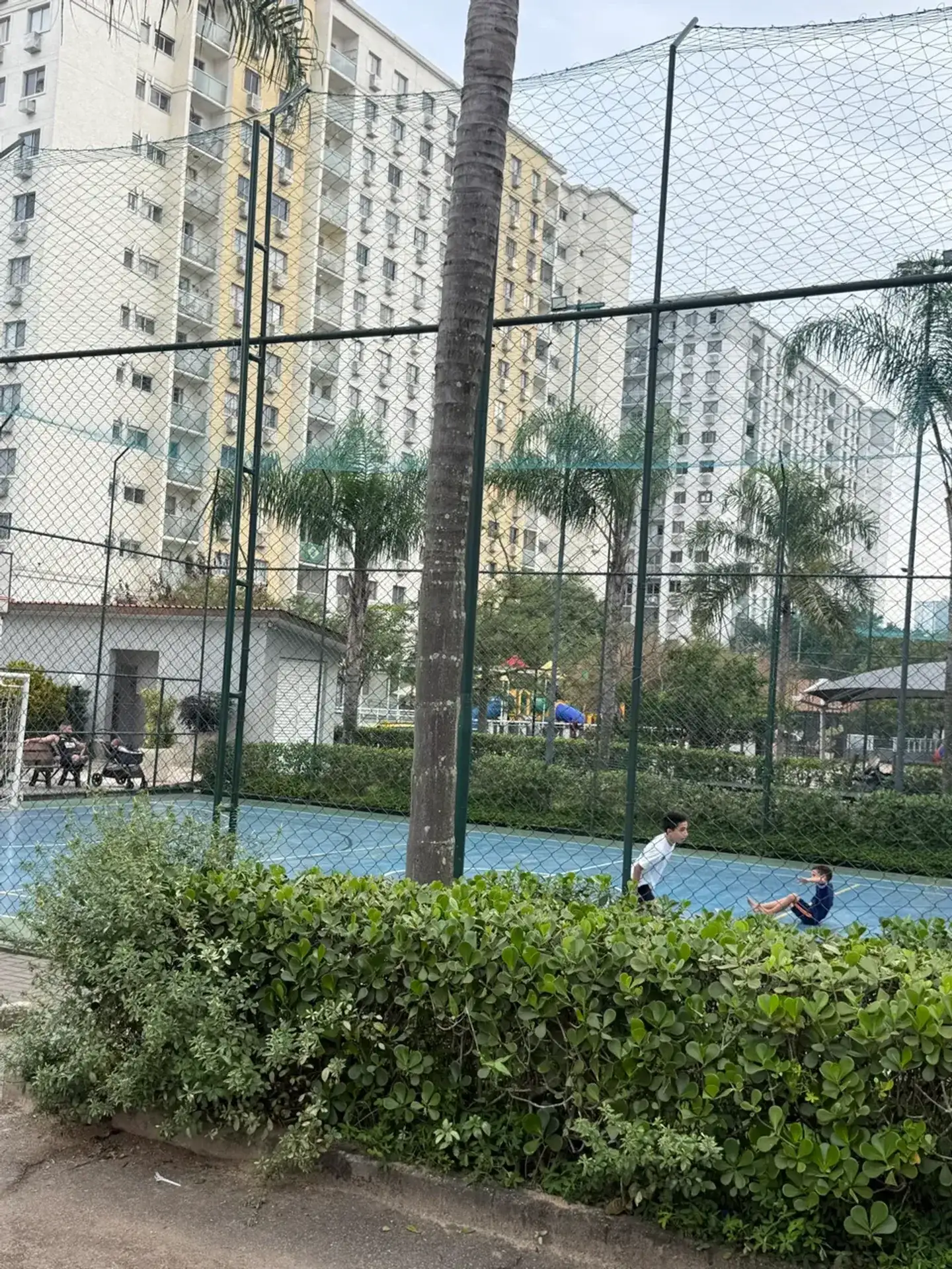 Apartamento de 2 quartos em condomínio com academia — photo 22