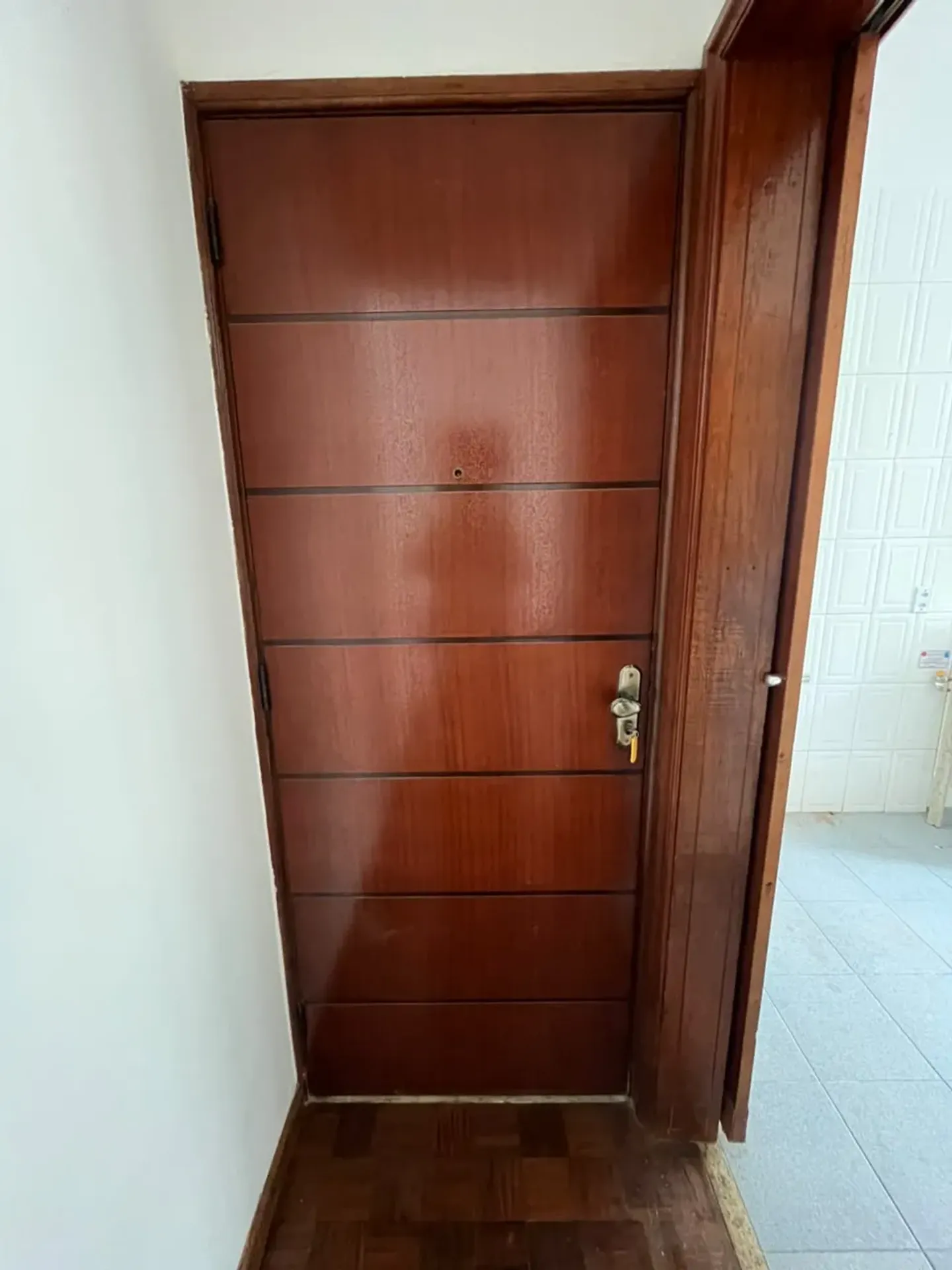 Apartment on the 1st floor with wood or laminate floors — photo 43