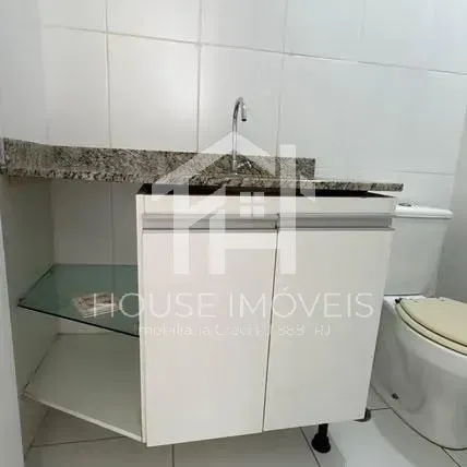 2-bedroom apartment in a building with a tennis court — photo 25