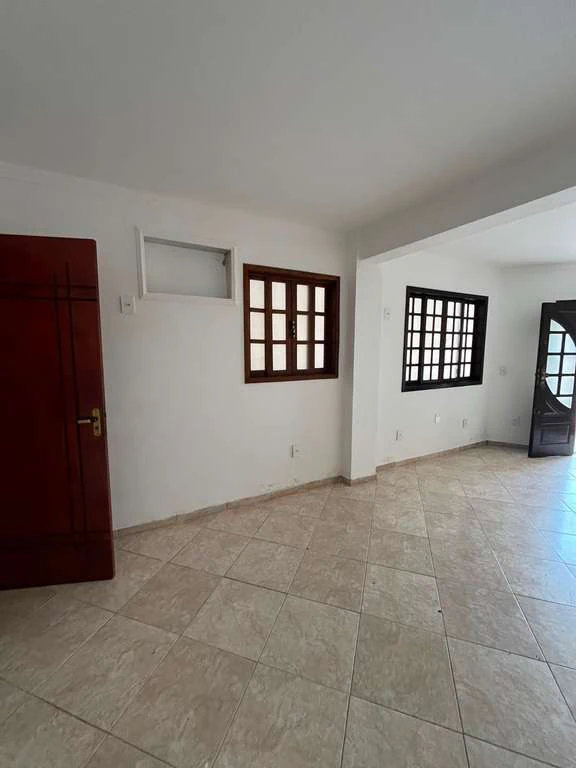 Casa com 3 quartos e 2 banheiros, 170 m² — photo 3