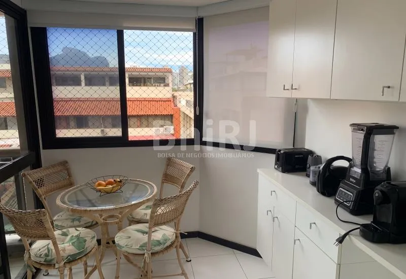 Furnished apartment, 127 m², with a glass-enclosed balcony — photo 6