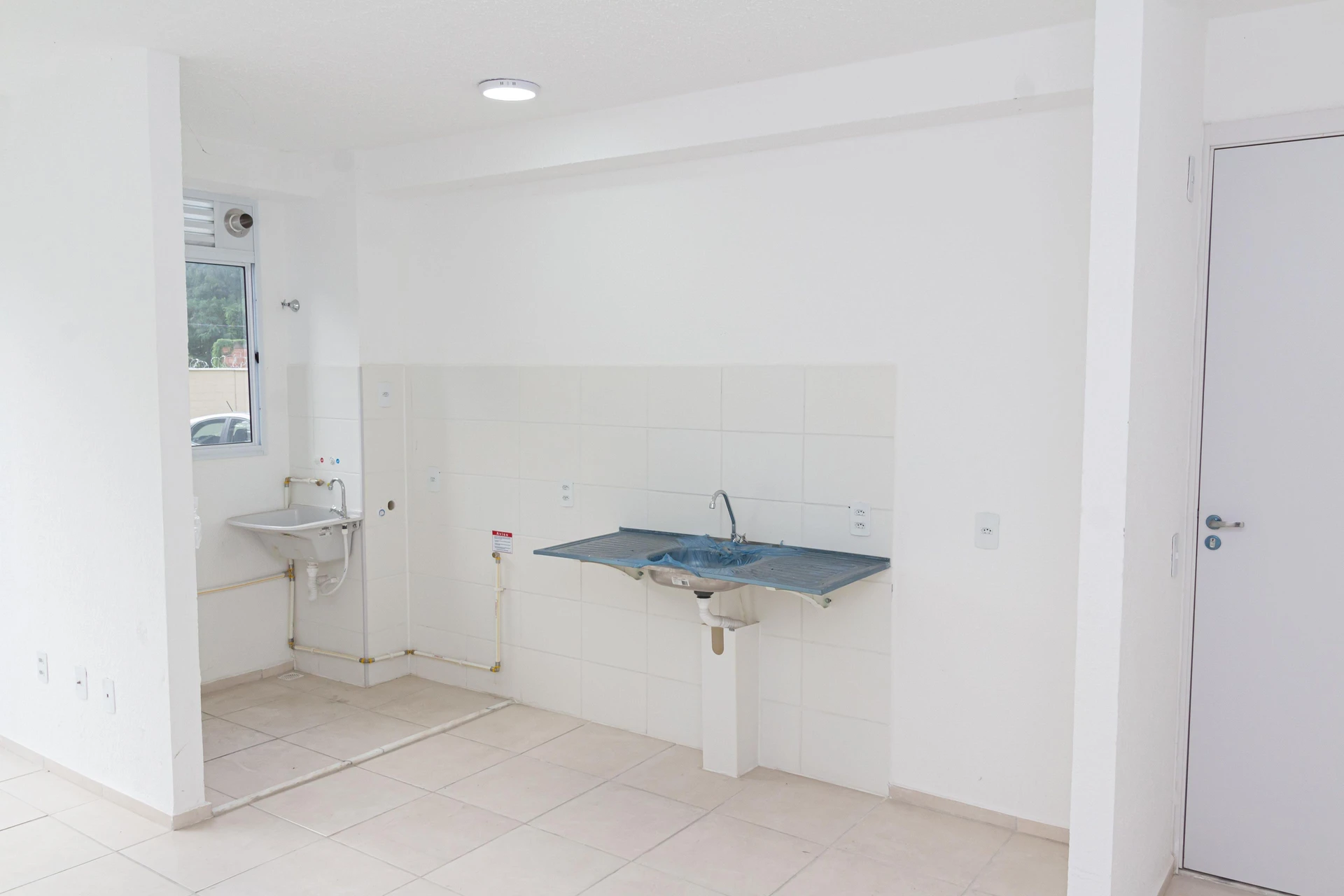 Apartamento de 2 habitaciones con balcón y jardín privado — photo 33