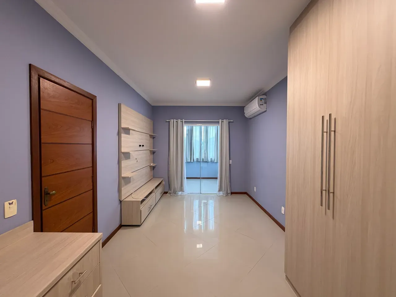 Casa com 4 quartos e 5 banheiros, 300 m² — photo 27