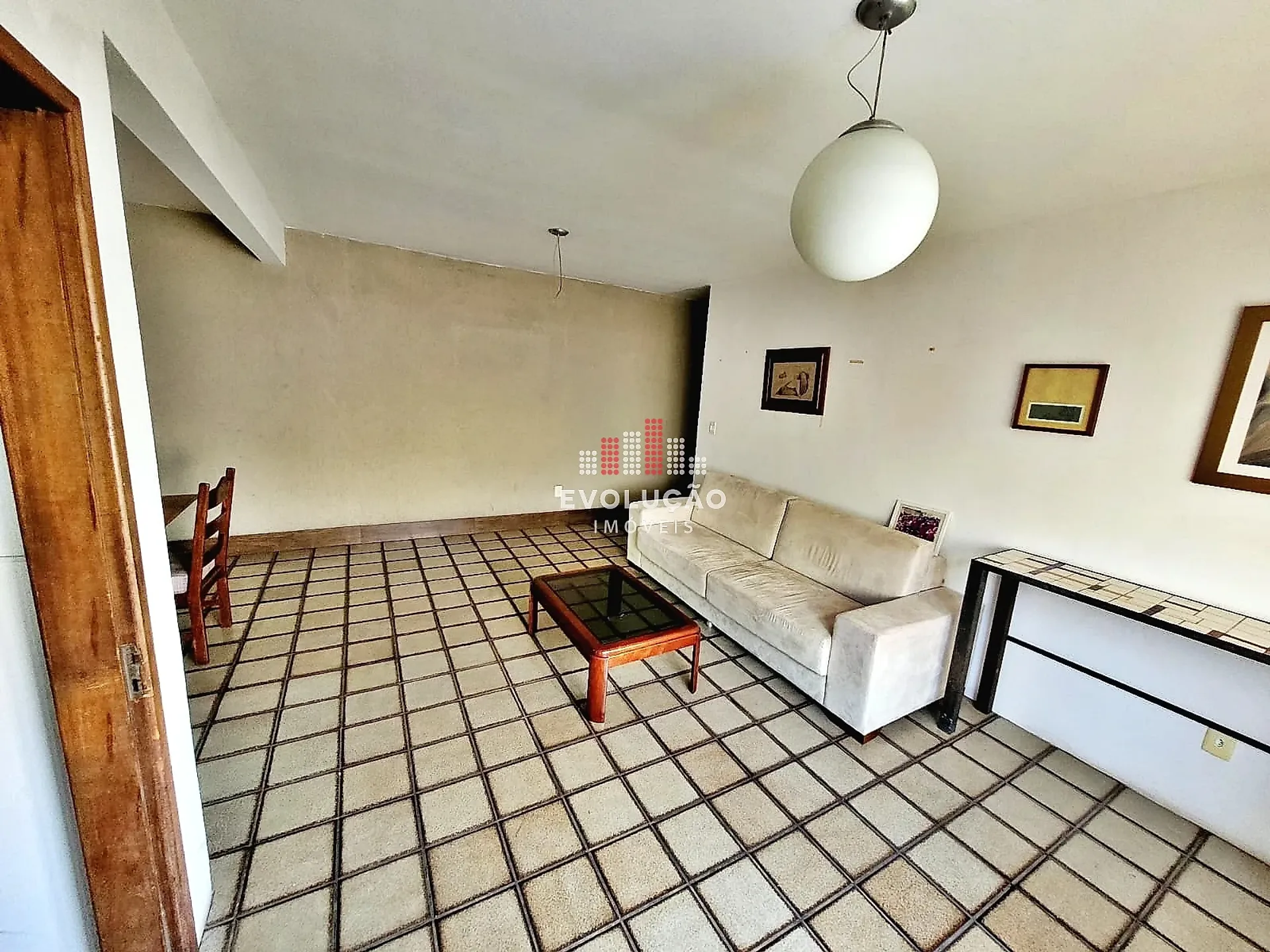 Apartamento mobiliado com cozinha a gás e 2 quartos