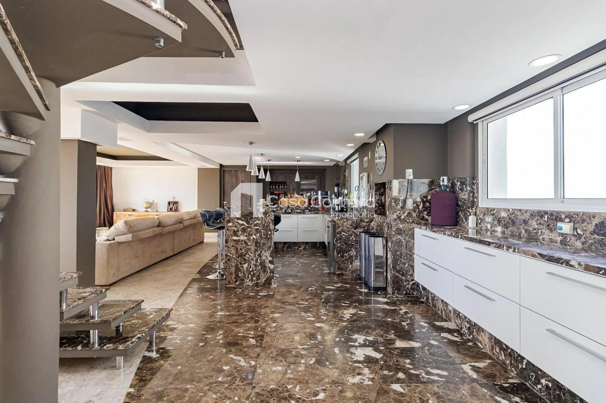 3-bedroom apartment with a bathtub in Curitiba — photo 14