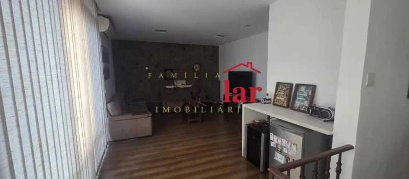 Duplex furnished penthouse with a desk and 208 m² — photo 8