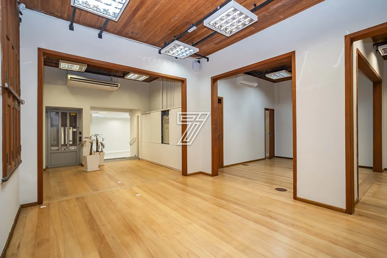Unfurnished house with 5 bedrooms and 5 bathrooms — photo 16