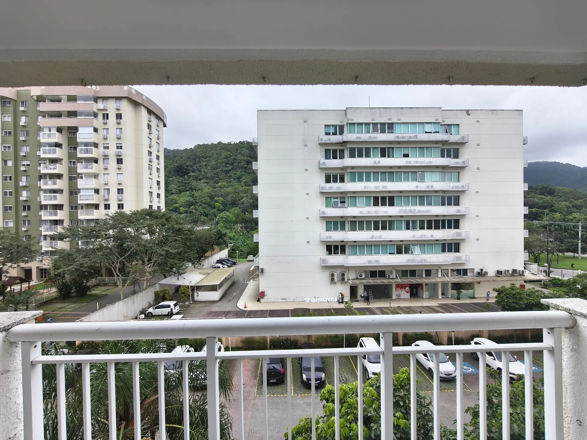 Apartamento mobiliado com 2 quartos e varanda — photo 2