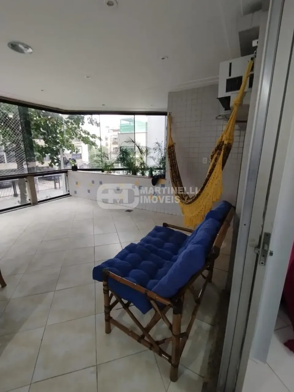 Apartamento vazio com 2 quartos, vaga e varanda envidraçada — photo 4