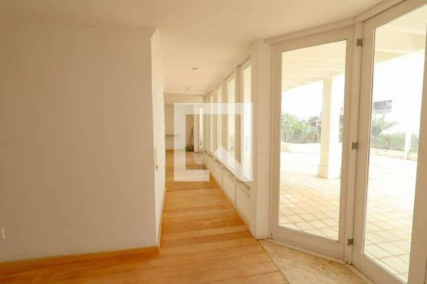 626 m² penthouse with 4 bedrooms and 3 parking spaces — photo 4
