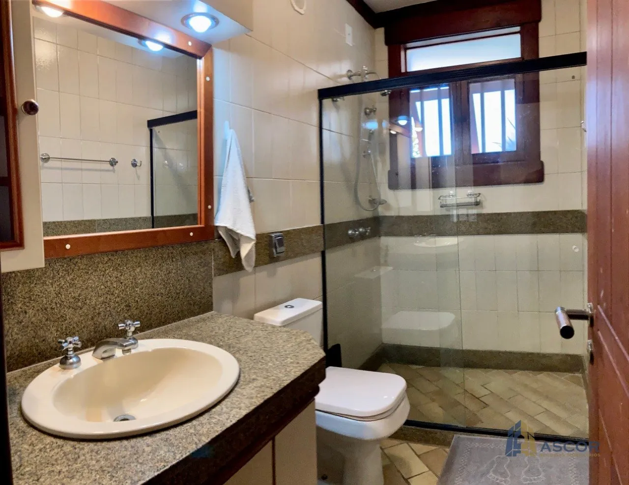 Мебльований будинок: 4 спальні з власними ваннами 600 м² — photo 5