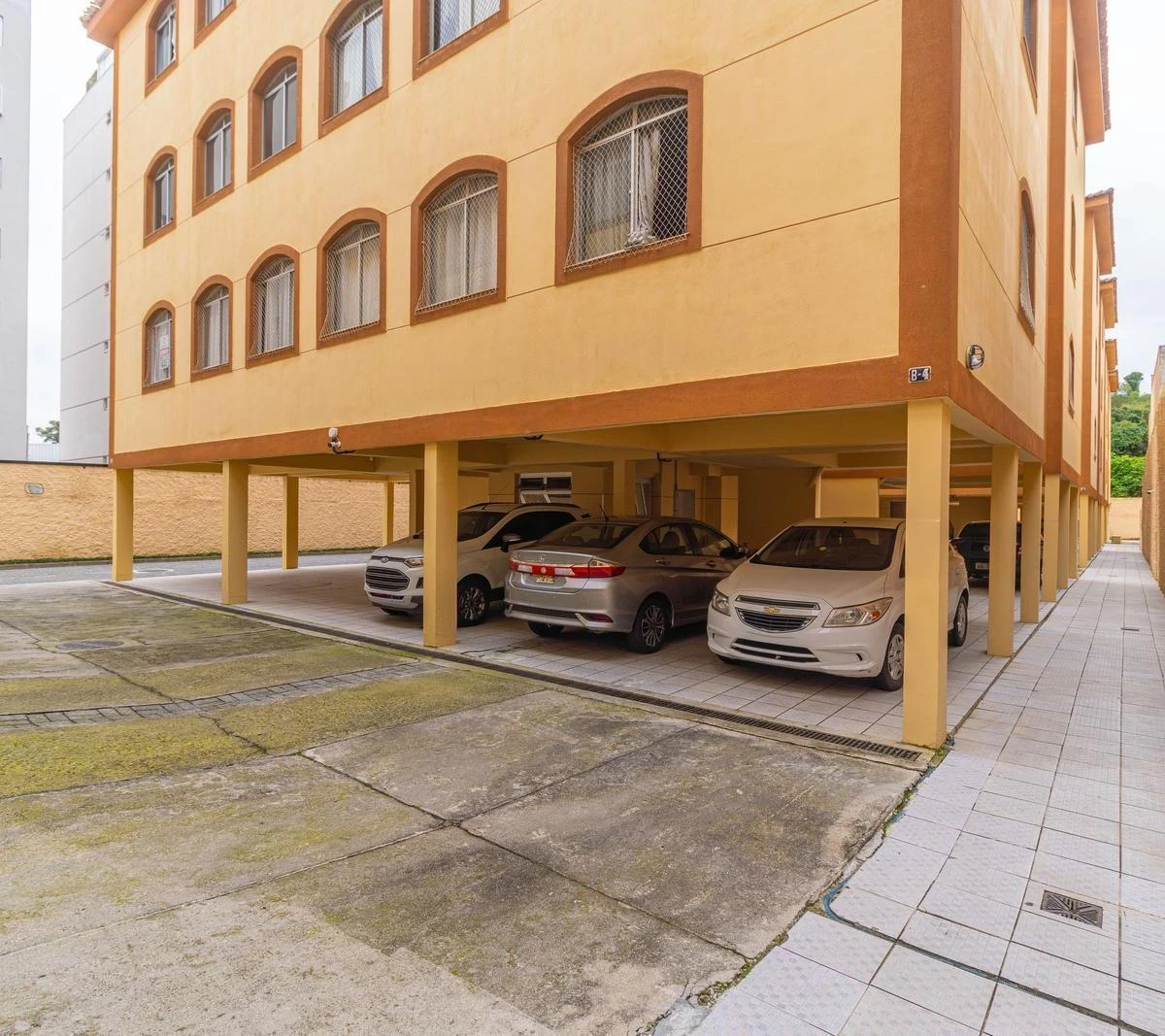 Departamento con piso de madera o laminado en Curitiba — photo 3