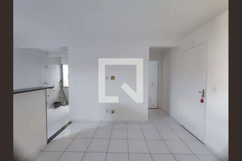 Apartamento de 1 dormitorio con balcón y cocina abierta — photo 23