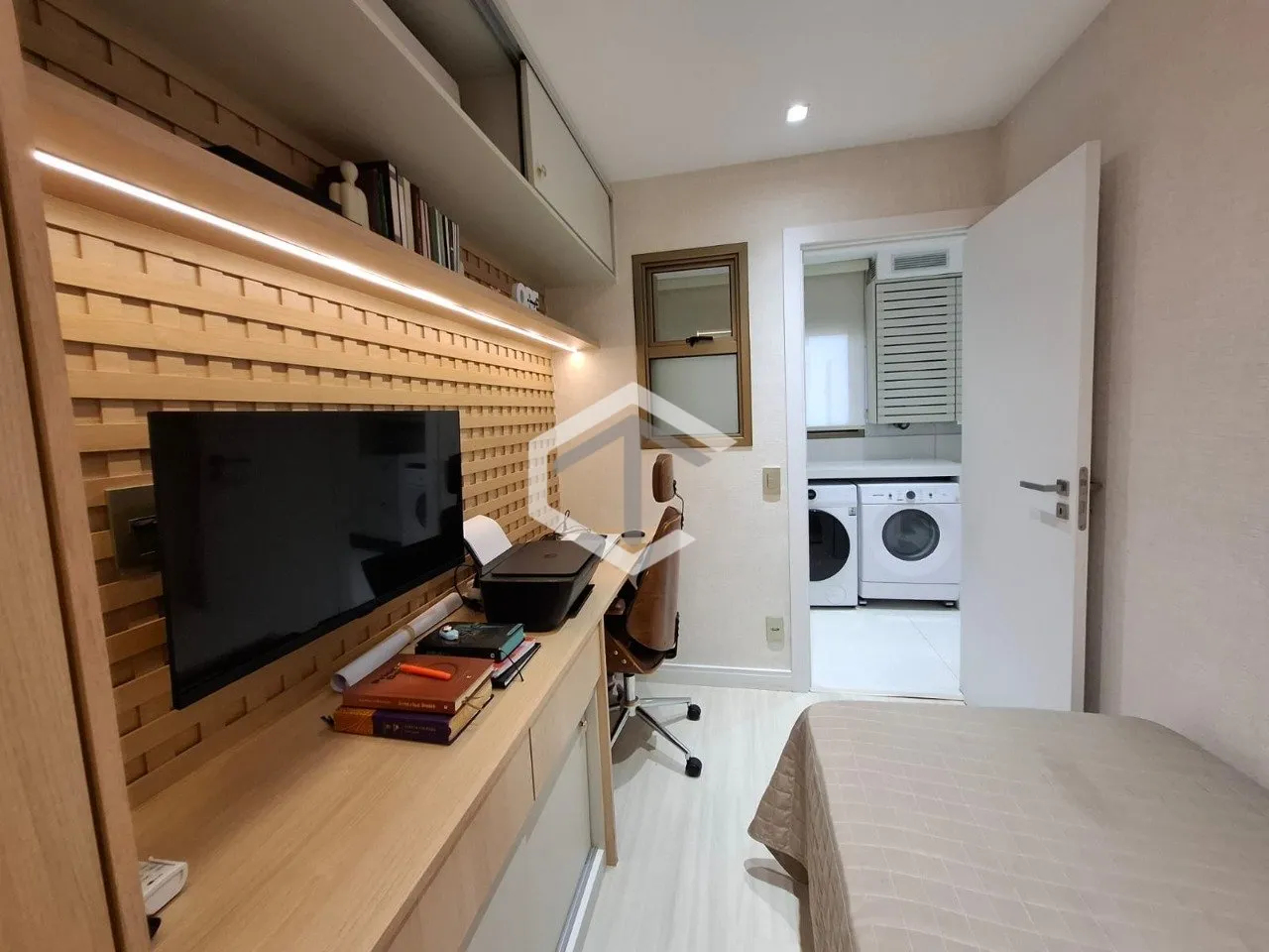217 m² apartment with a mountain view and a private pool — photo 52