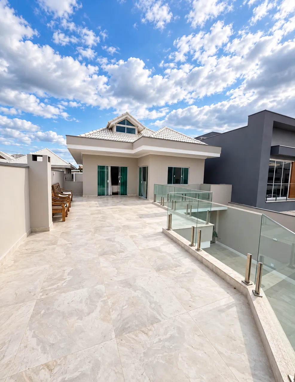 5-bedroom house with a bathtub in Rio de Janeiro — photo 7