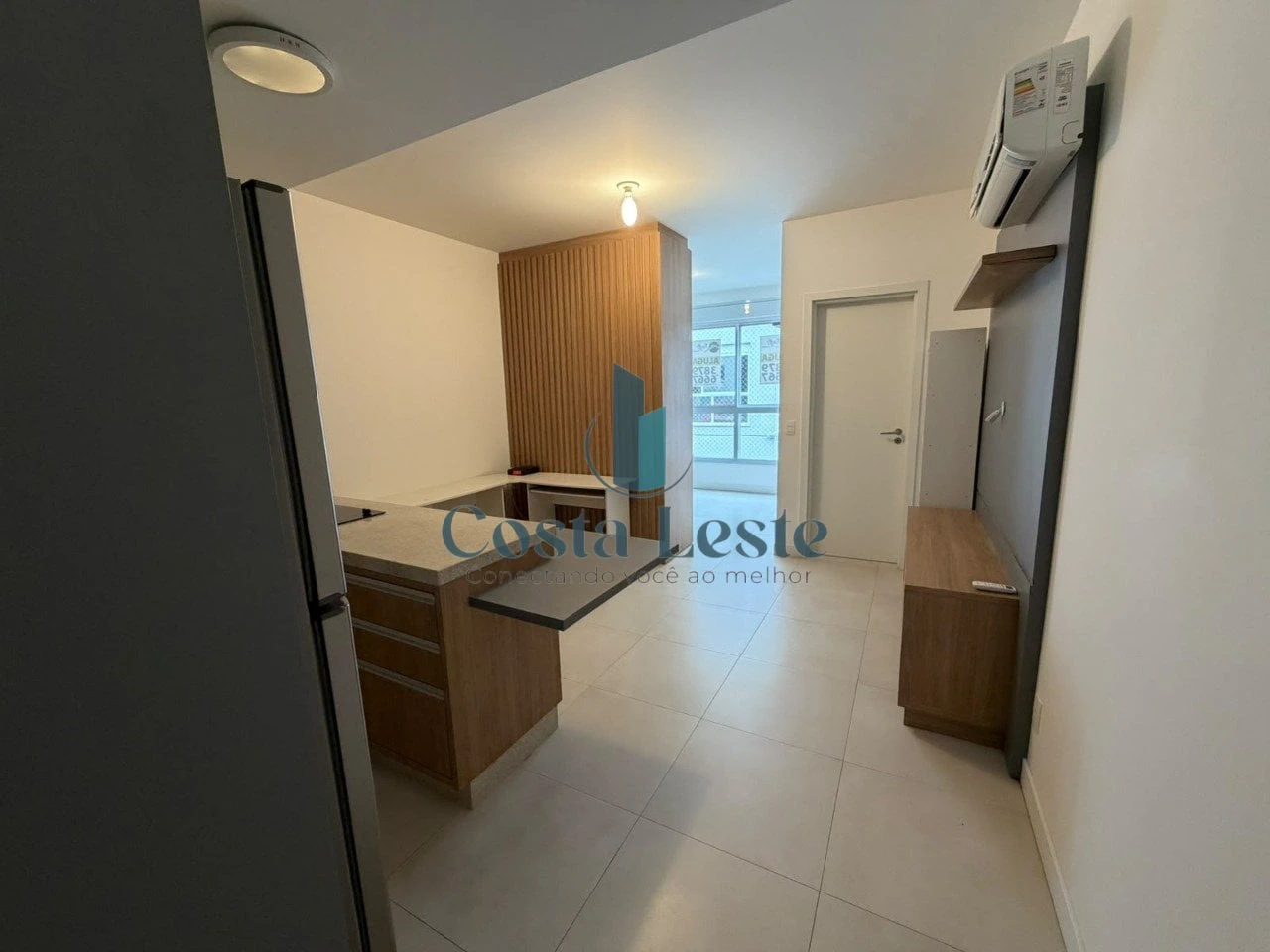 One-bedroom apartment with a washing machine