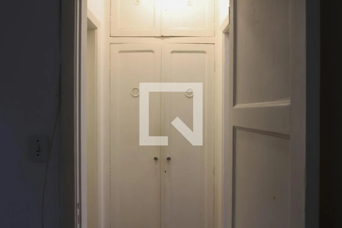 One-bedroom apartment with a washing machine — photo 17