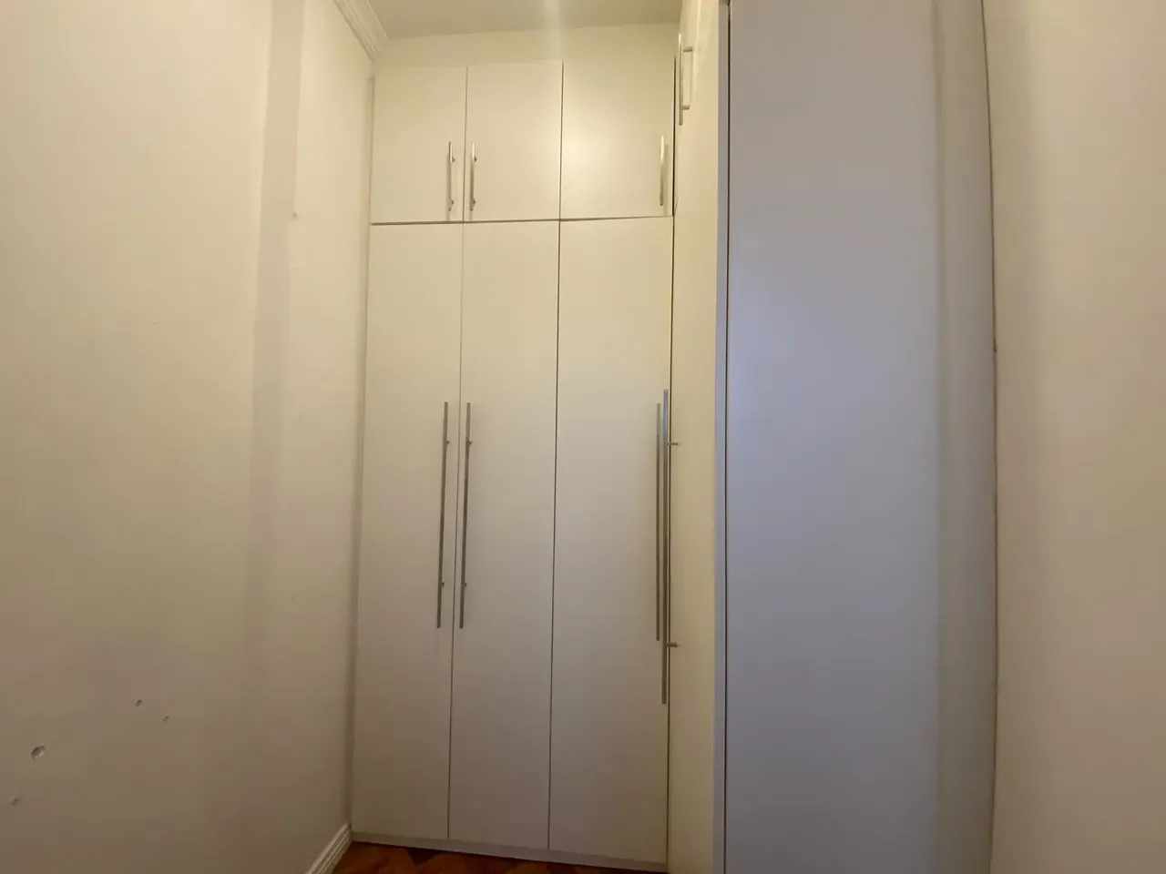 Apartment on the 7th floor with wood or laminate floors — photo 19