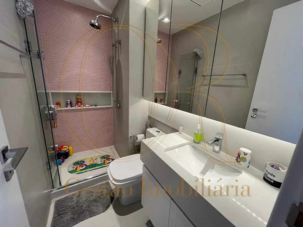 Apartamento mobiliado de 290 m² com 3 quartos e 4 banheiros — photo 24