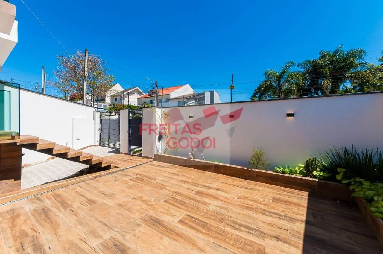 2-bedroom house with floor-to-ceiling windows in Curitiba — photo 32