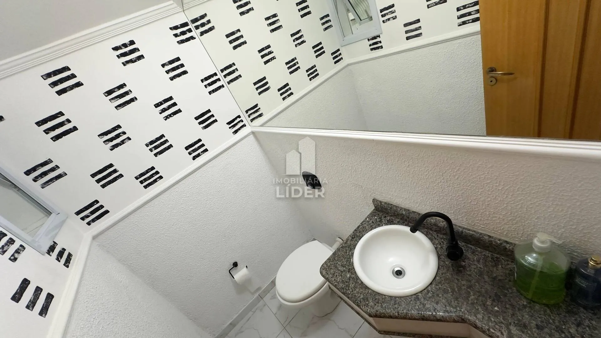 3-bedroom house with a home office in Curitiba — photo 15