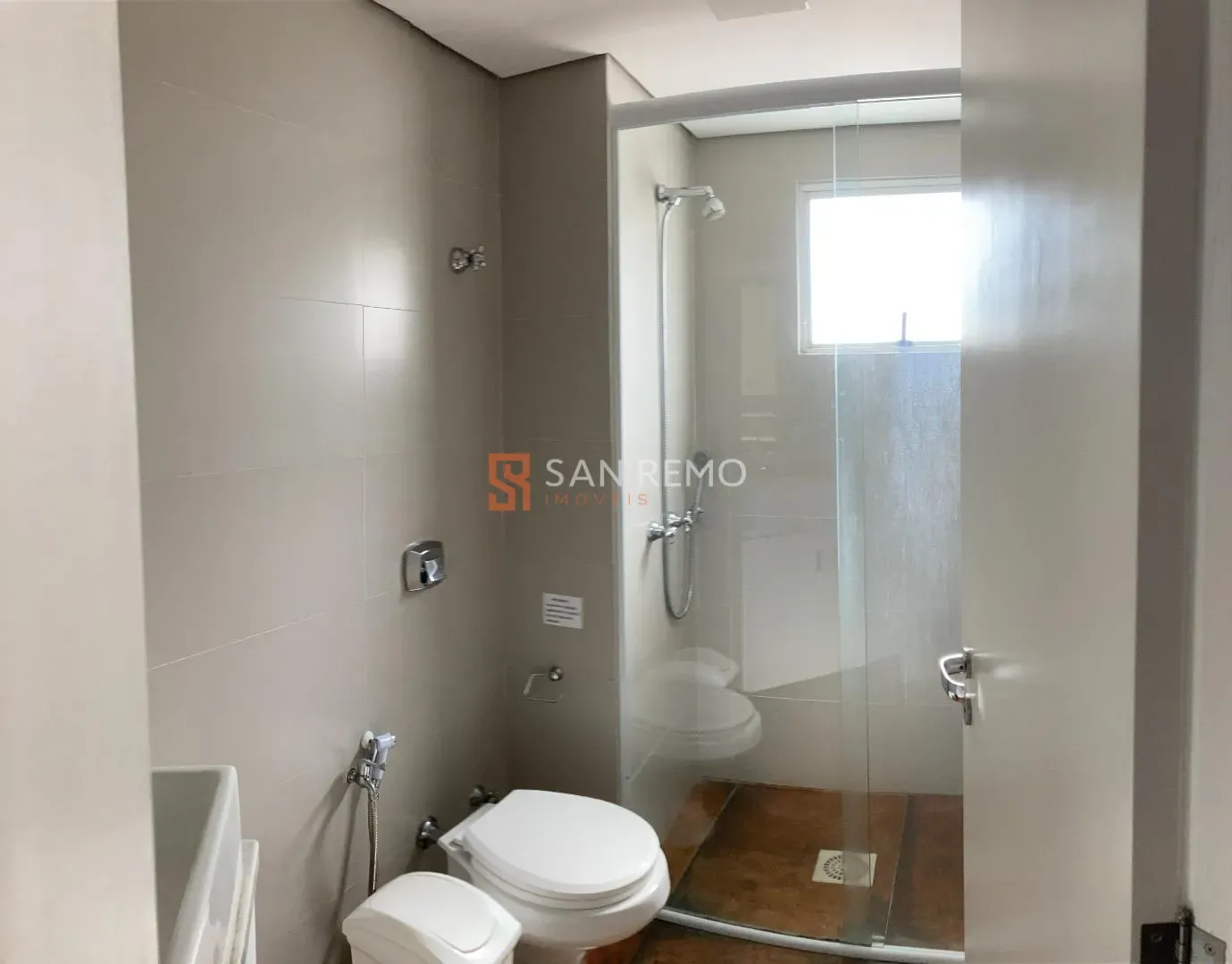 Apartamento de 2 dormitórios com cozinha separada 152 m² — photo 16