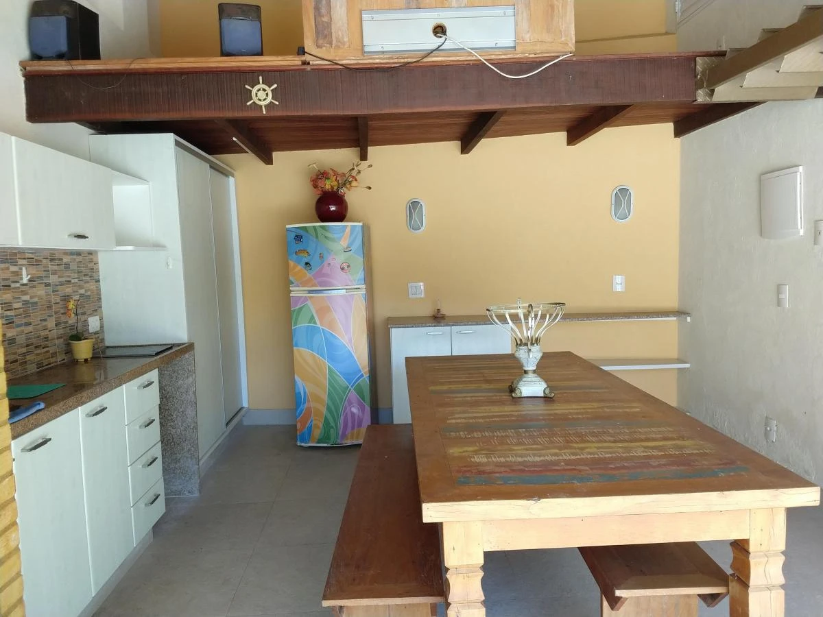 Casa mobiliada com 6 quartos e piscina aberta compartilhada — photo 16