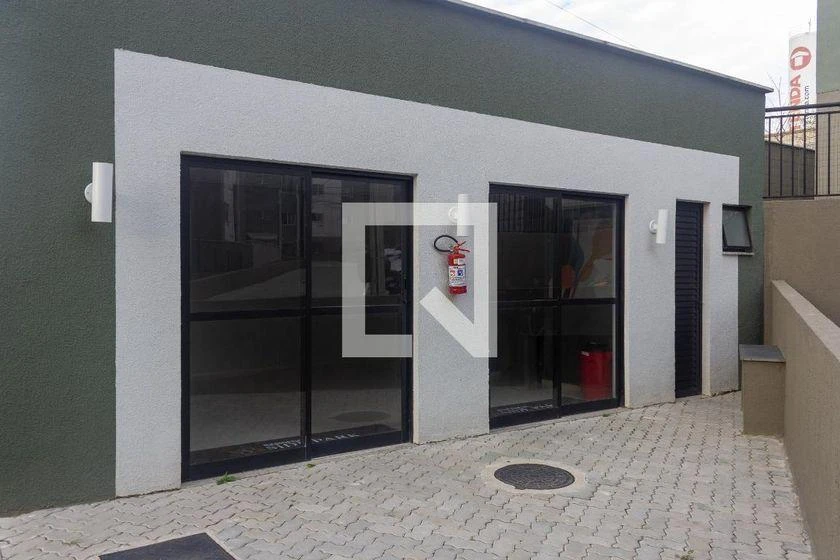 Apartamento de 2 quartos com piso de madeira ou laminado — photo 16