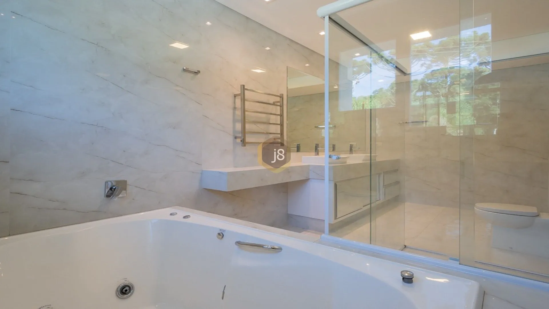 Будинок у закритому комплексі 775 м² з 4 спальнями — photo 25