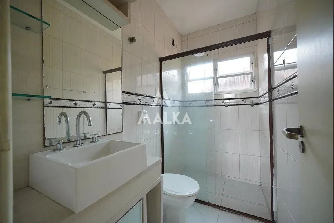 4-bedroom house with a water view in Florianópolis — photo 40