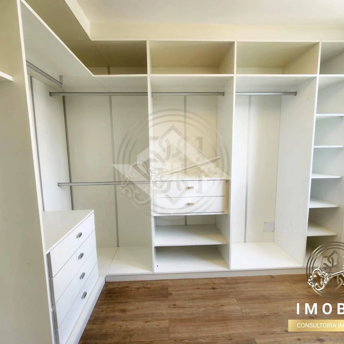 166 m² apartment with 3 bedrooms and a balcony — photo 23