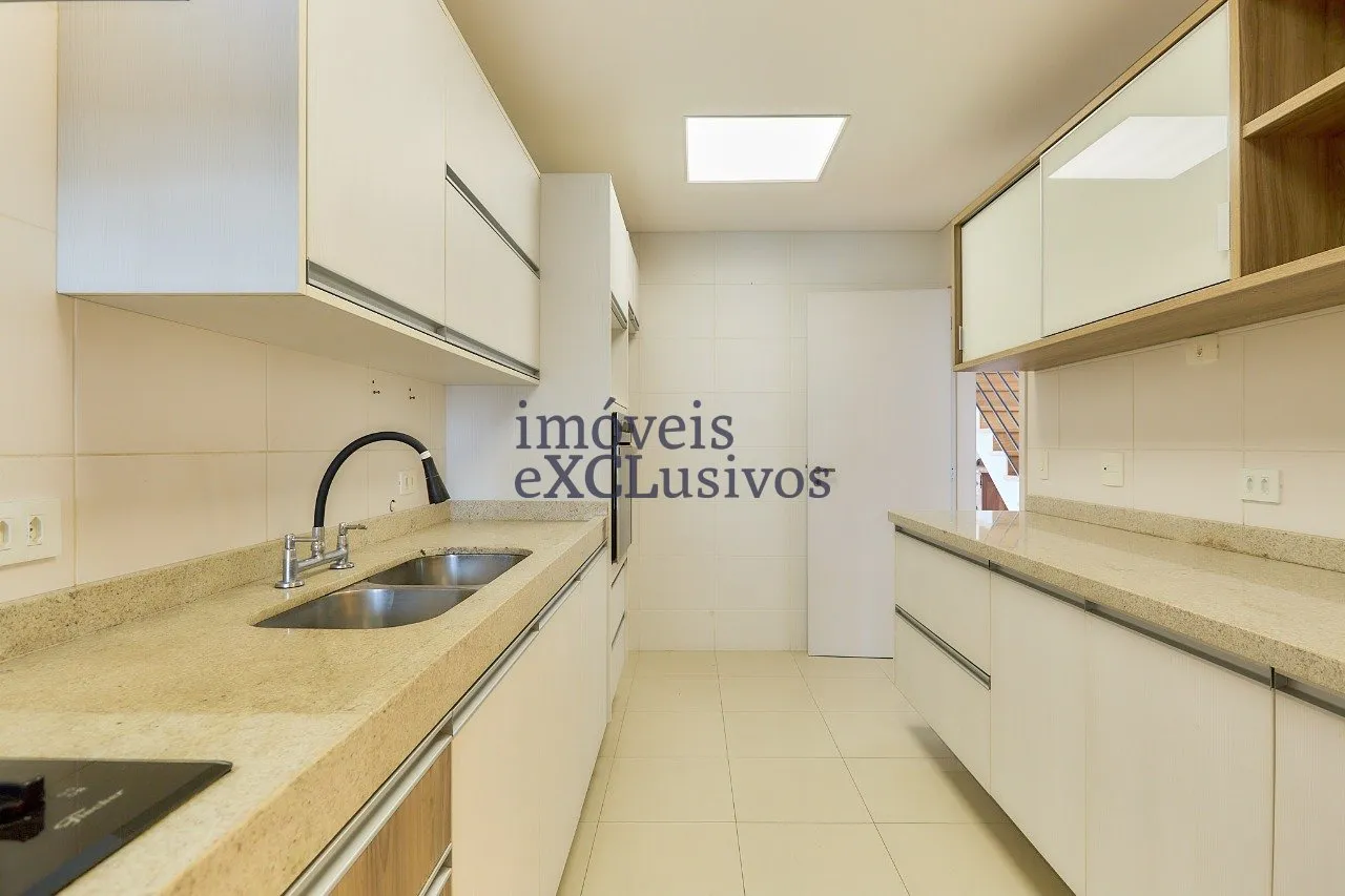 298 m² apartment with 4 bedrooms and laundry area — photo 17
