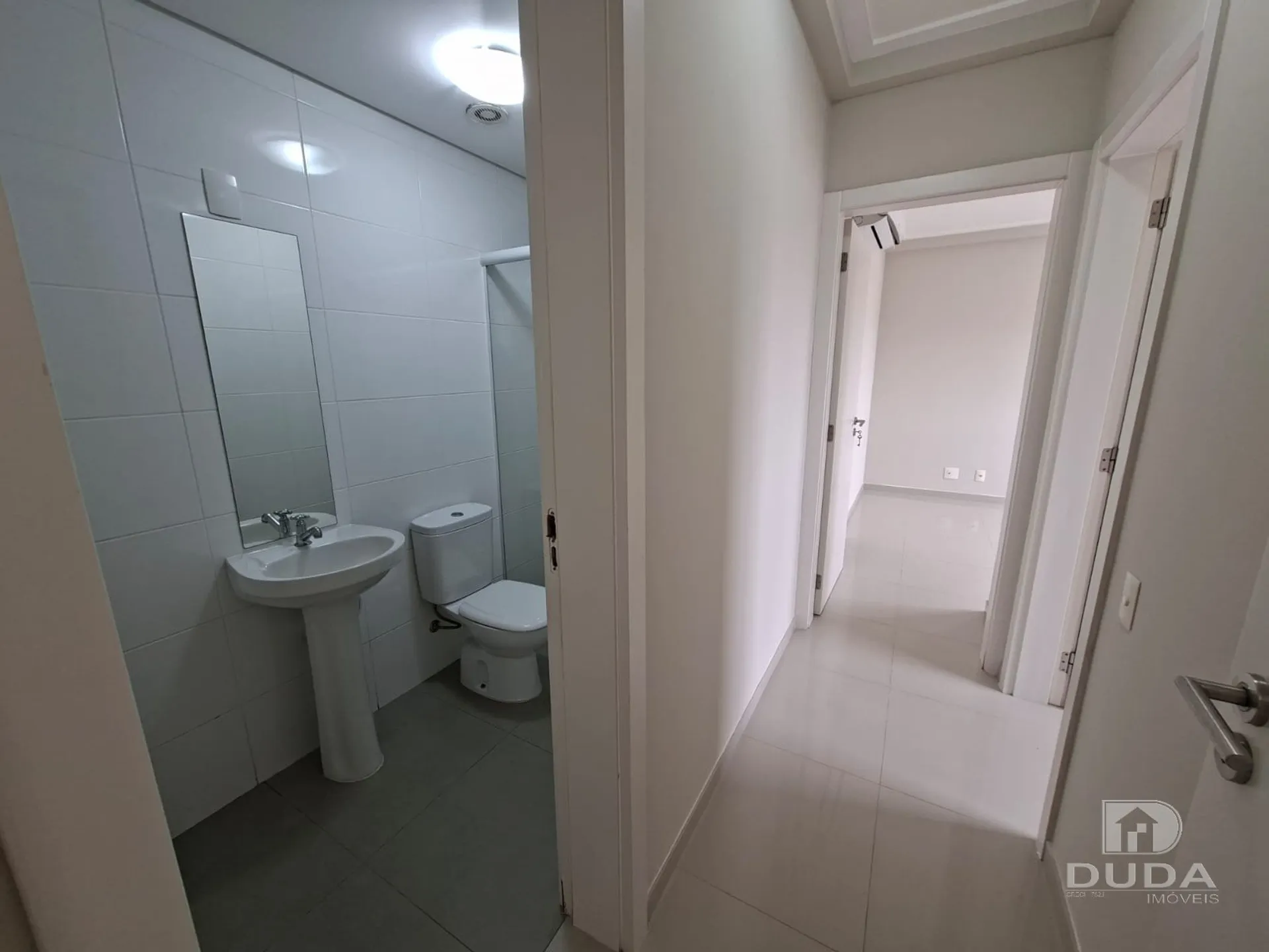Apartment on the 10th floor with floor-to-ceiling windows — photo 86