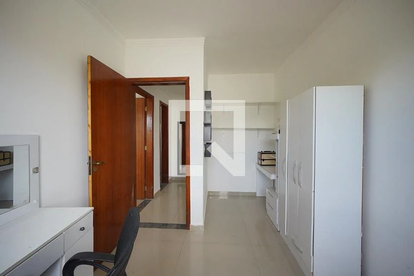 Рабочее место и 2 спальни: квартира 65 м² — photo 23