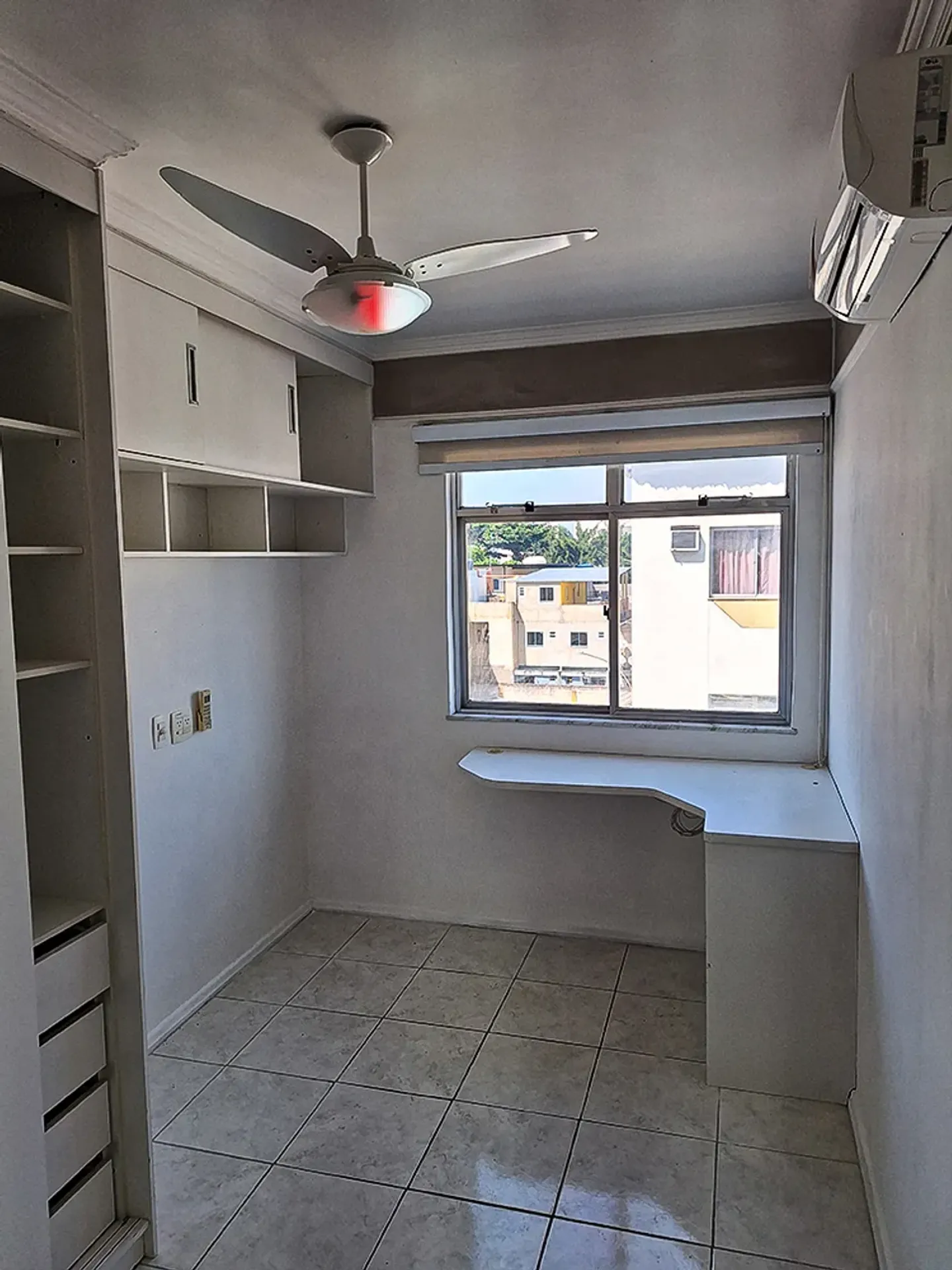 Home office in a 2-bedroom apartment, 52 m² — photo 3