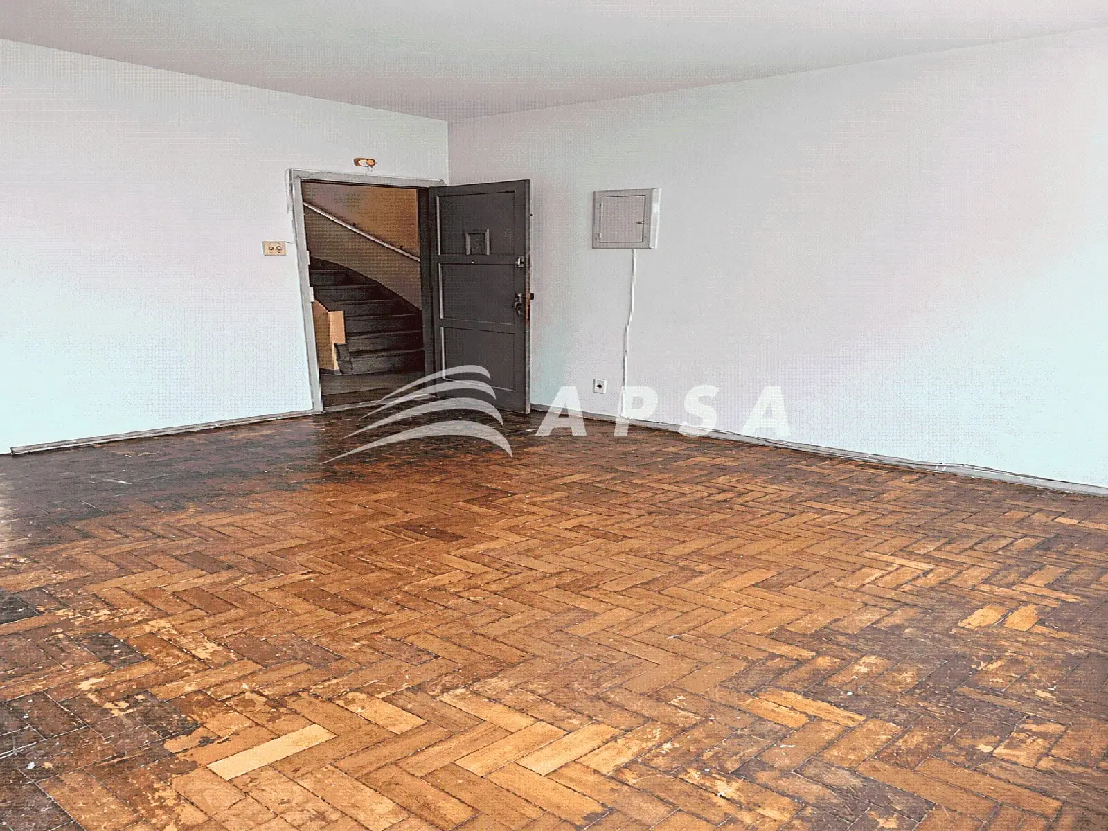 Apartment, 61 m², with wood or laminate floors — photo 16