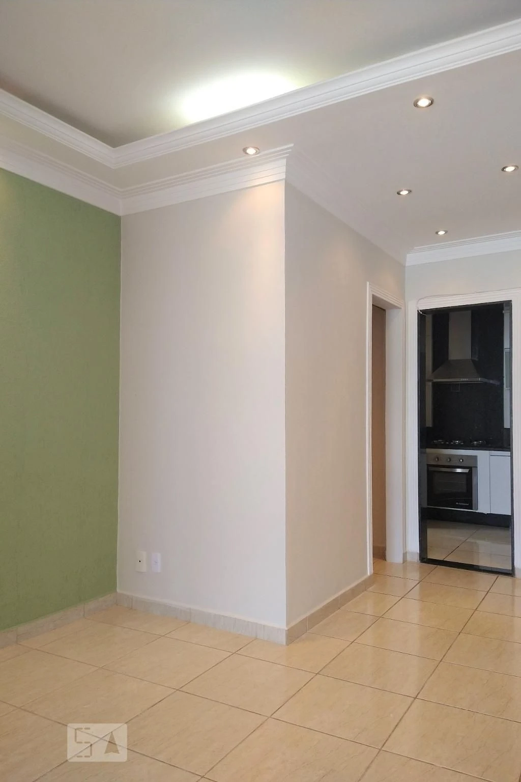 Apartamento com 2 quartos e varanda de vidro