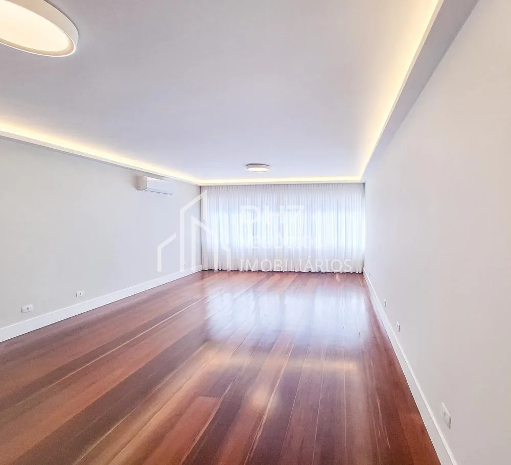 4-bedroom apartment, 2 with their own bathrooms, 199 m²