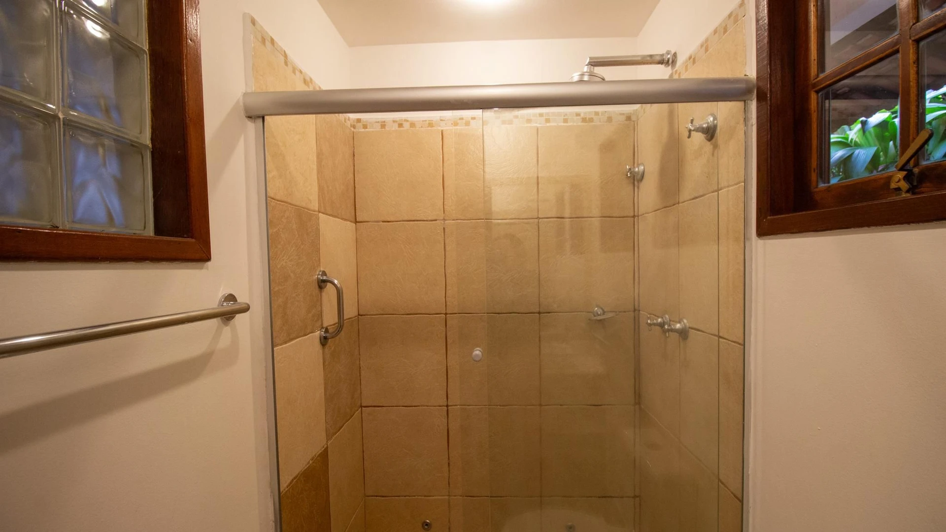 Casa com 4 quartos e 4 banheiros, com 3 vagas — photo 19