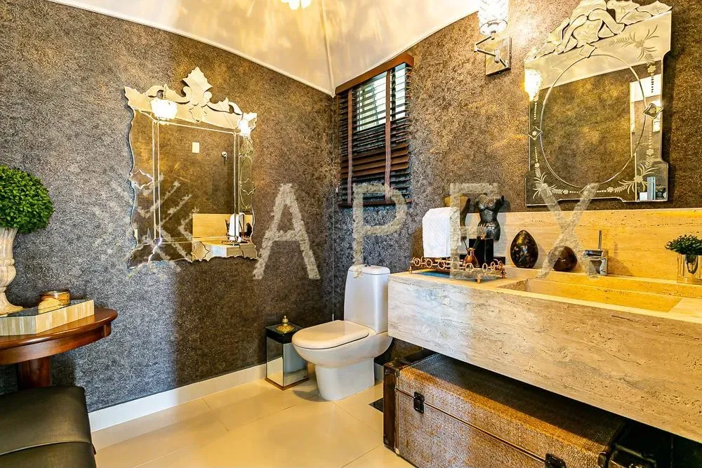 6 en-suite bedrooms, 9 bathrooms, 1600 m² and BBQ — photo 8