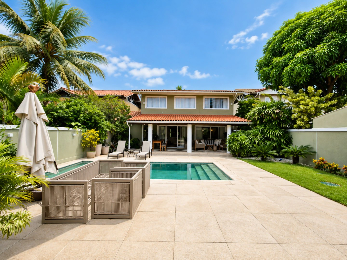 Condominium house with 4 bedrooms and 500 m² — photo 4