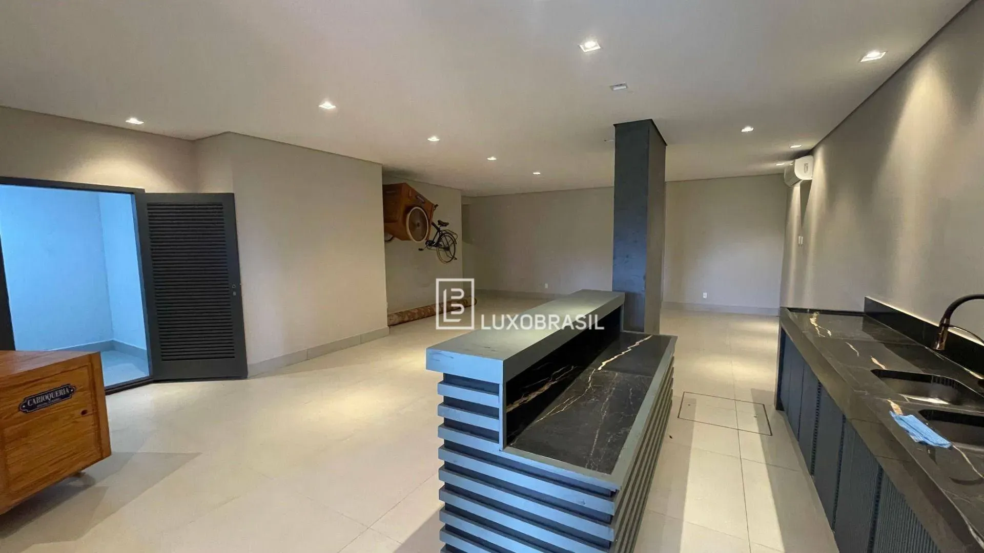 Furnished house with 9 en-suite bedrooms and 12 baths — photo 45