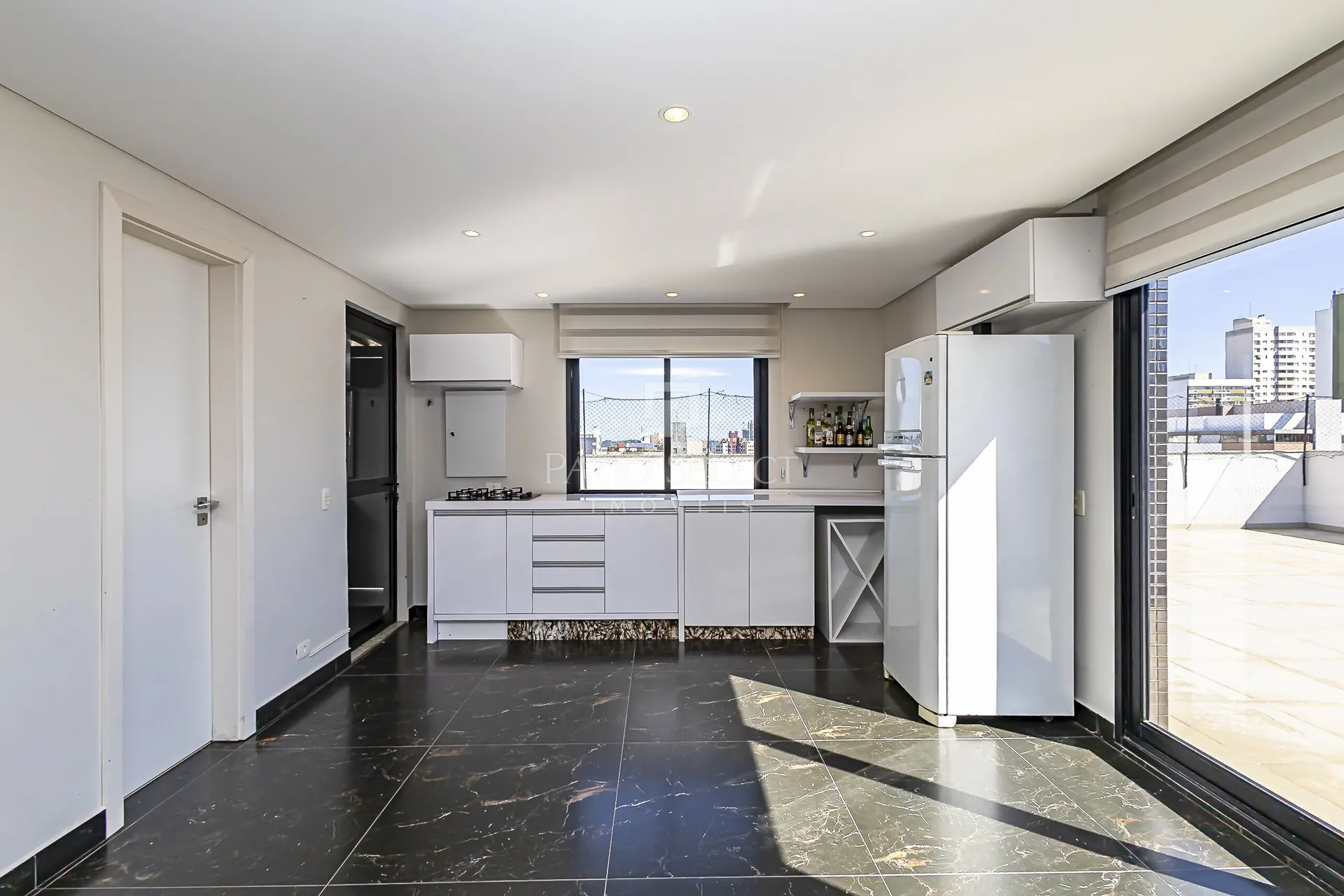 Ванна и 2 спальни: квартира 412 м² — photo 28
