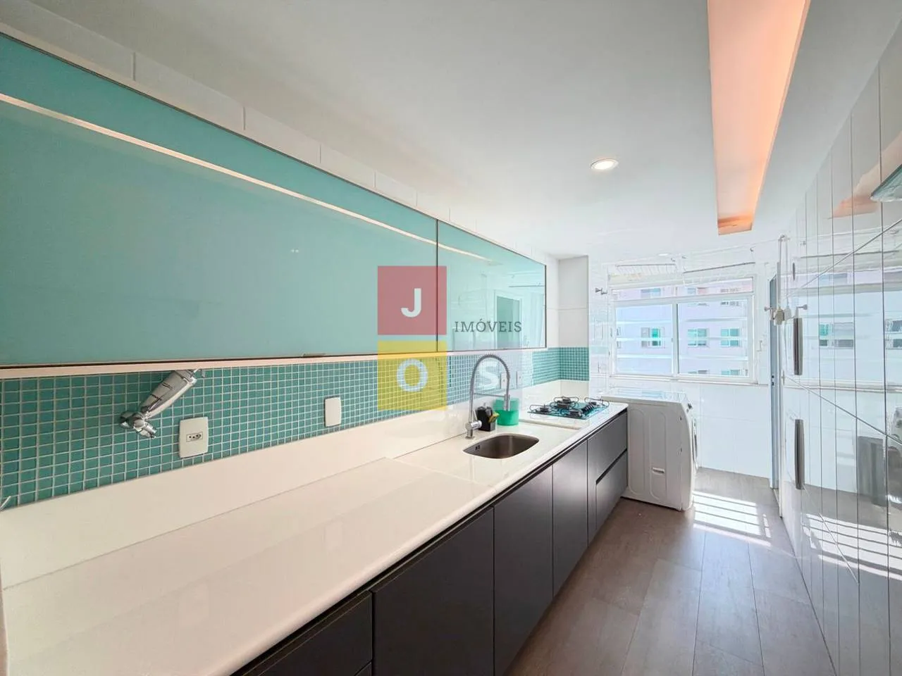 Furnished 4-bedroom suite apartment with 156 m² — photo 12