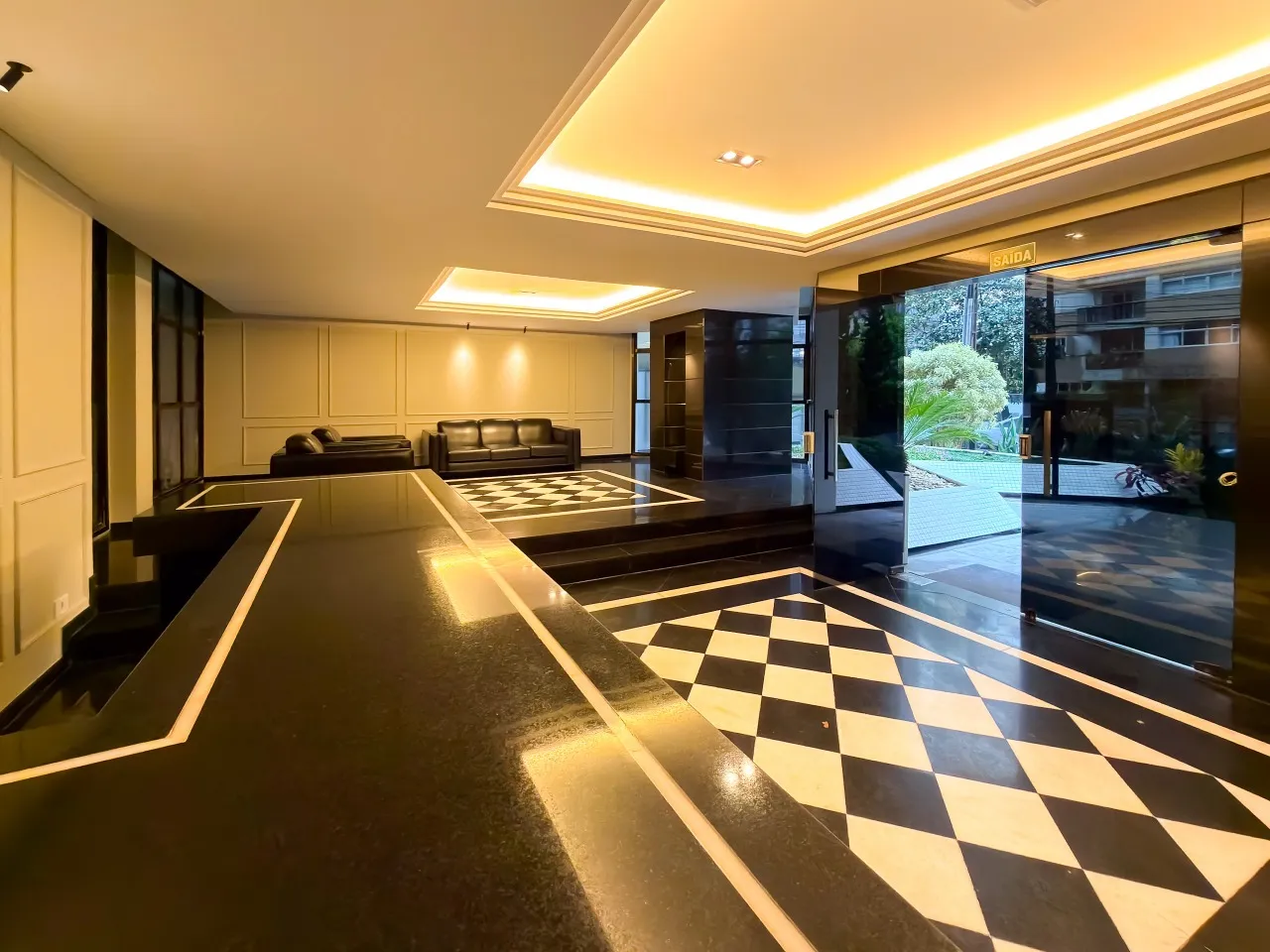 2-bedroom apartment with en-suite and enclosed balcony — photo 7
