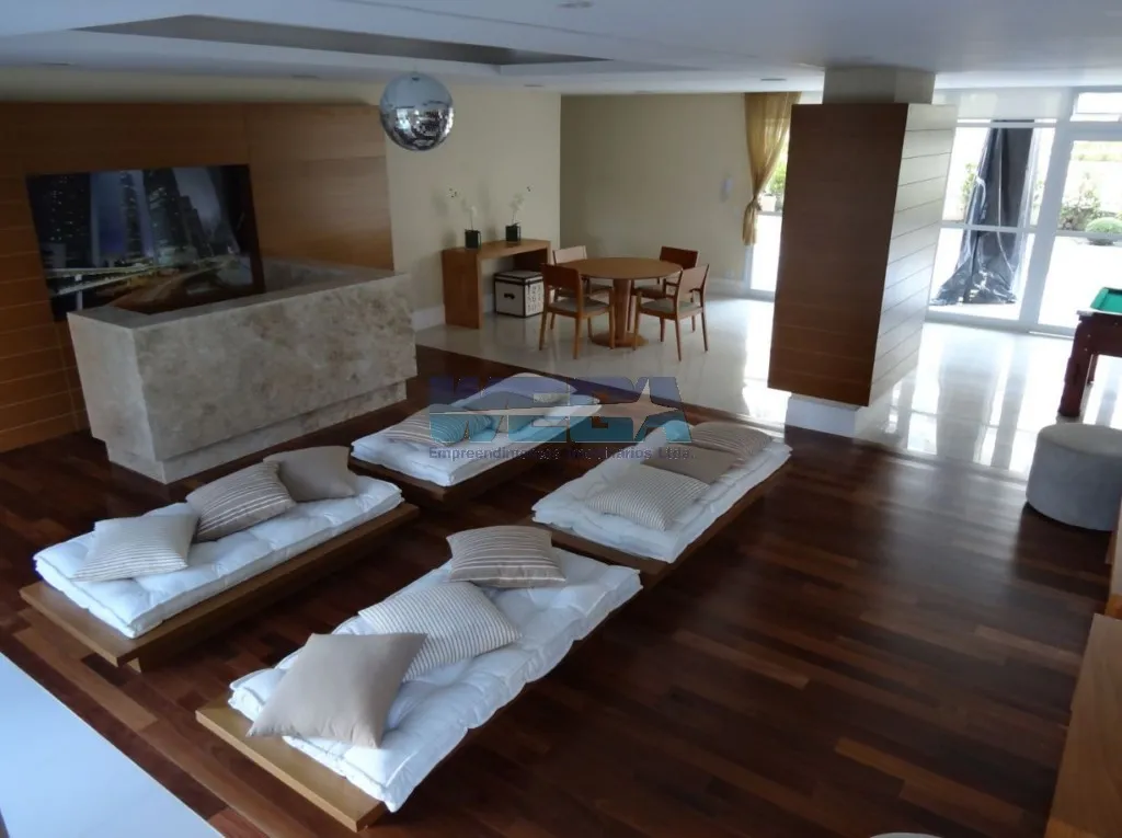 Apartamento com 4 quartos e varanda de vidro fechada — photo 41