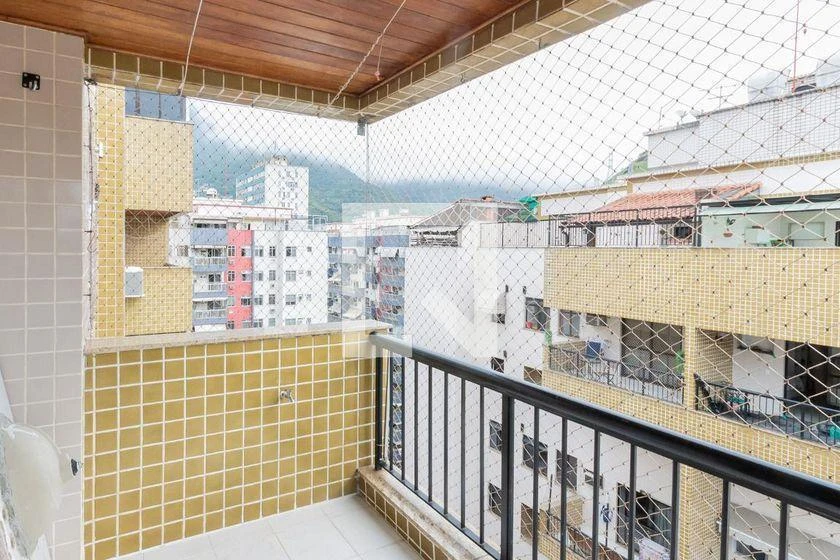 4-bedroom apartment with a mountain view — photo 2