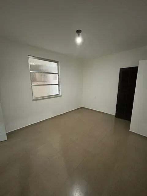 Apartamento de 104 m² com 3 quartos e cozinha fechada — photo 2