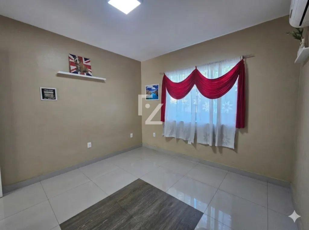 House with 5 bedrooms and mountain views — photo 23